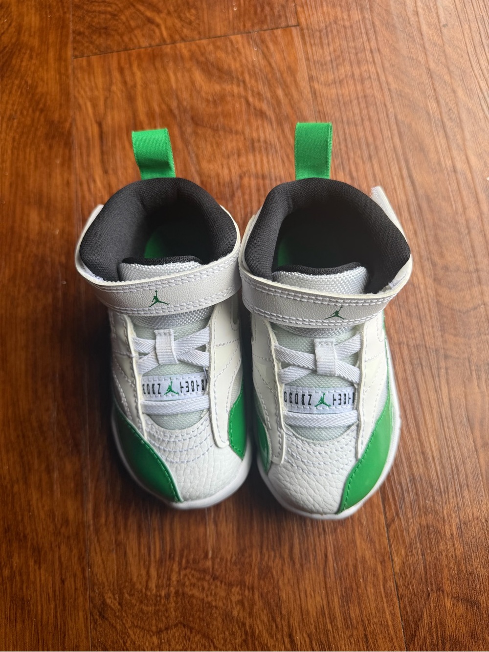 Jordan Kids White and Green Hook-and-Loop Sneakers